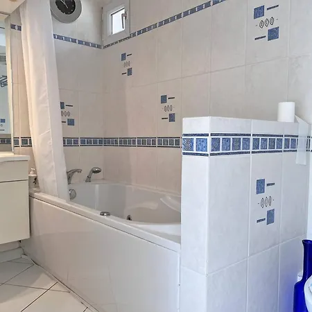 Appt Duplex 3p Avec Terrasse Et Parking - - Fr-1-251-529 Apartment